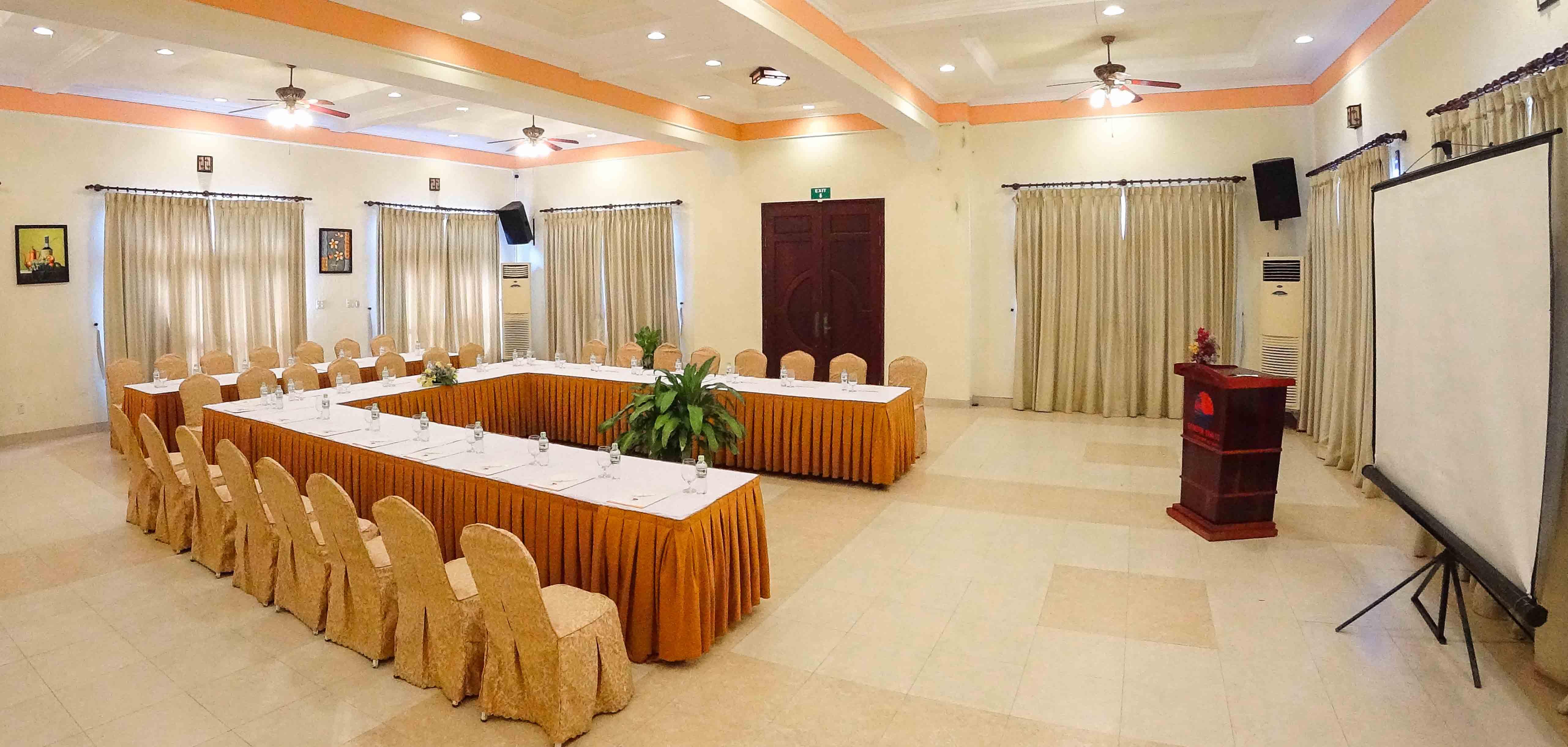 Golden Coast Resort & Spa Phan Thiết Esterno foto